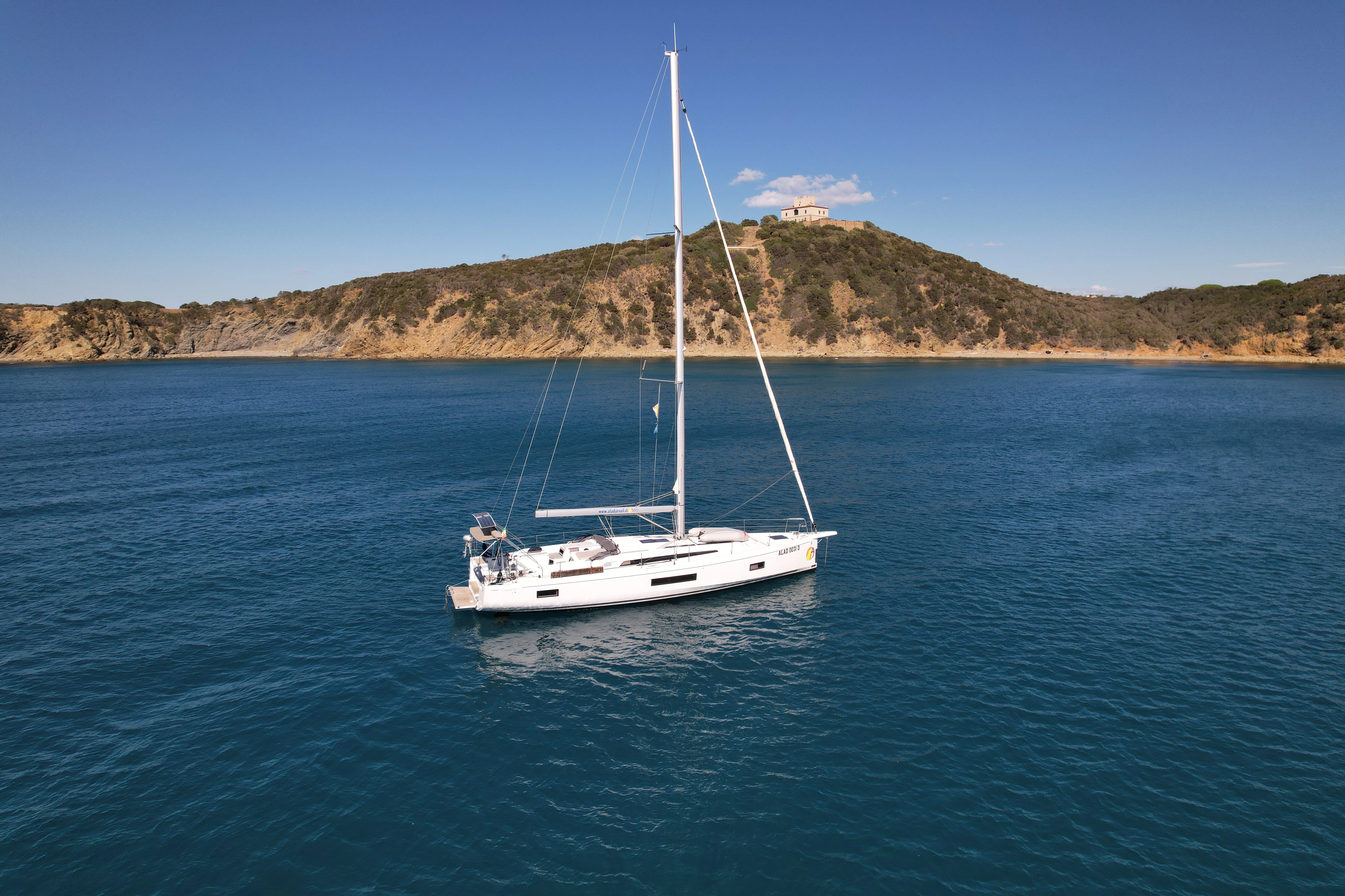 Beneteau Oceanis 51.1 from the top