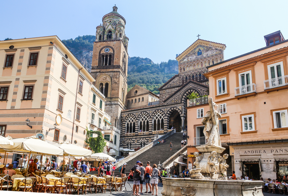 Il Duomo di Amalfi visto dalla piazza 